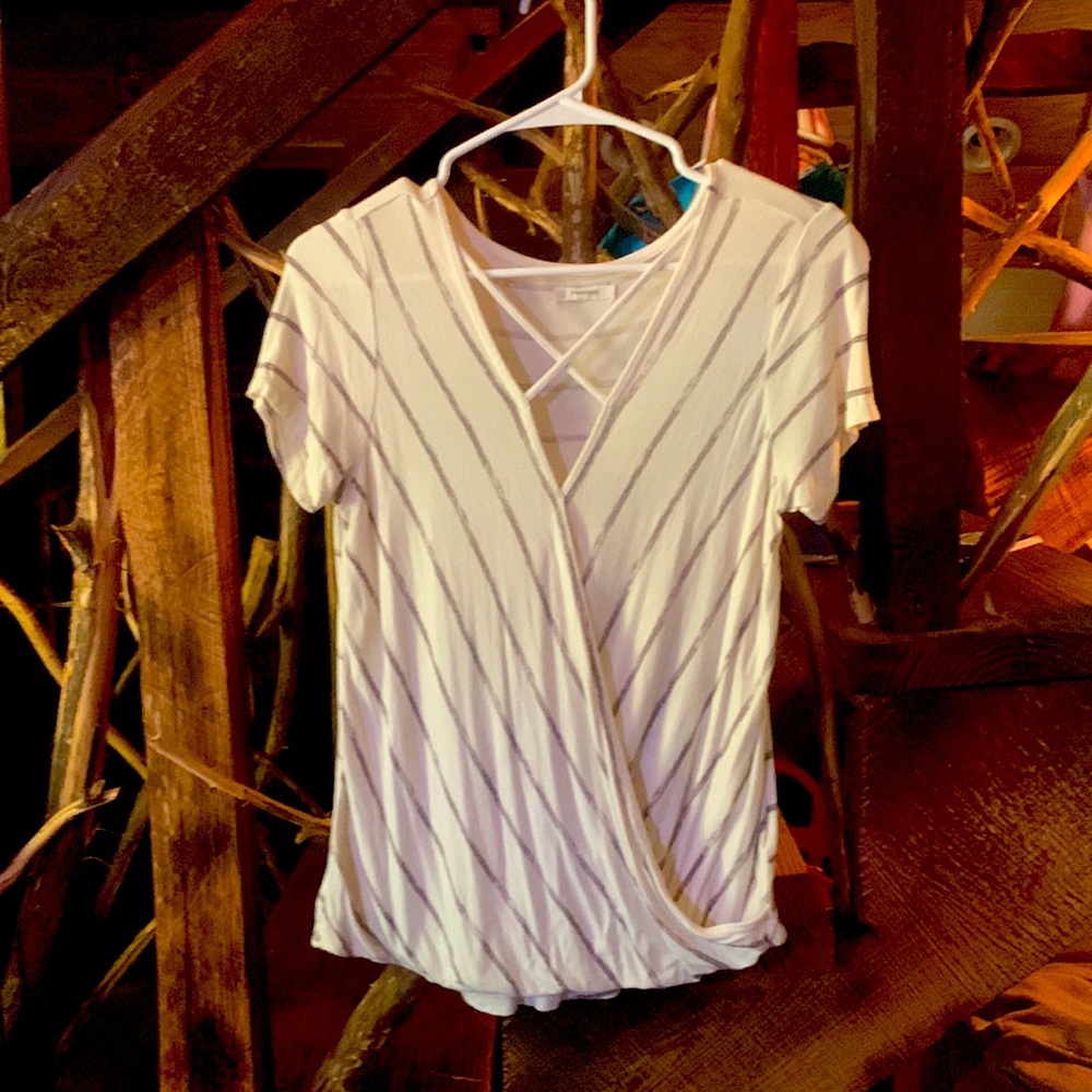 Maurice’s, short sleeve top, size x-small, color cream/black.